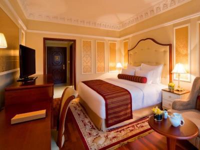 Warwick 5* Doha