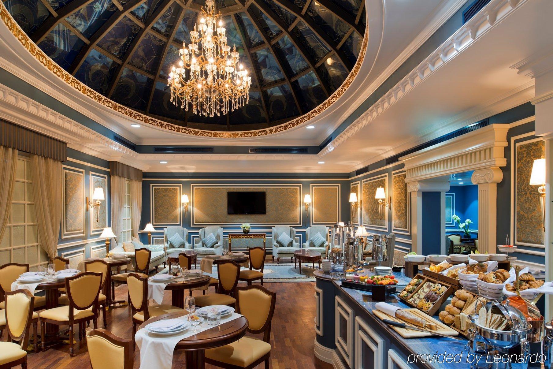 Warwick 5* Doha