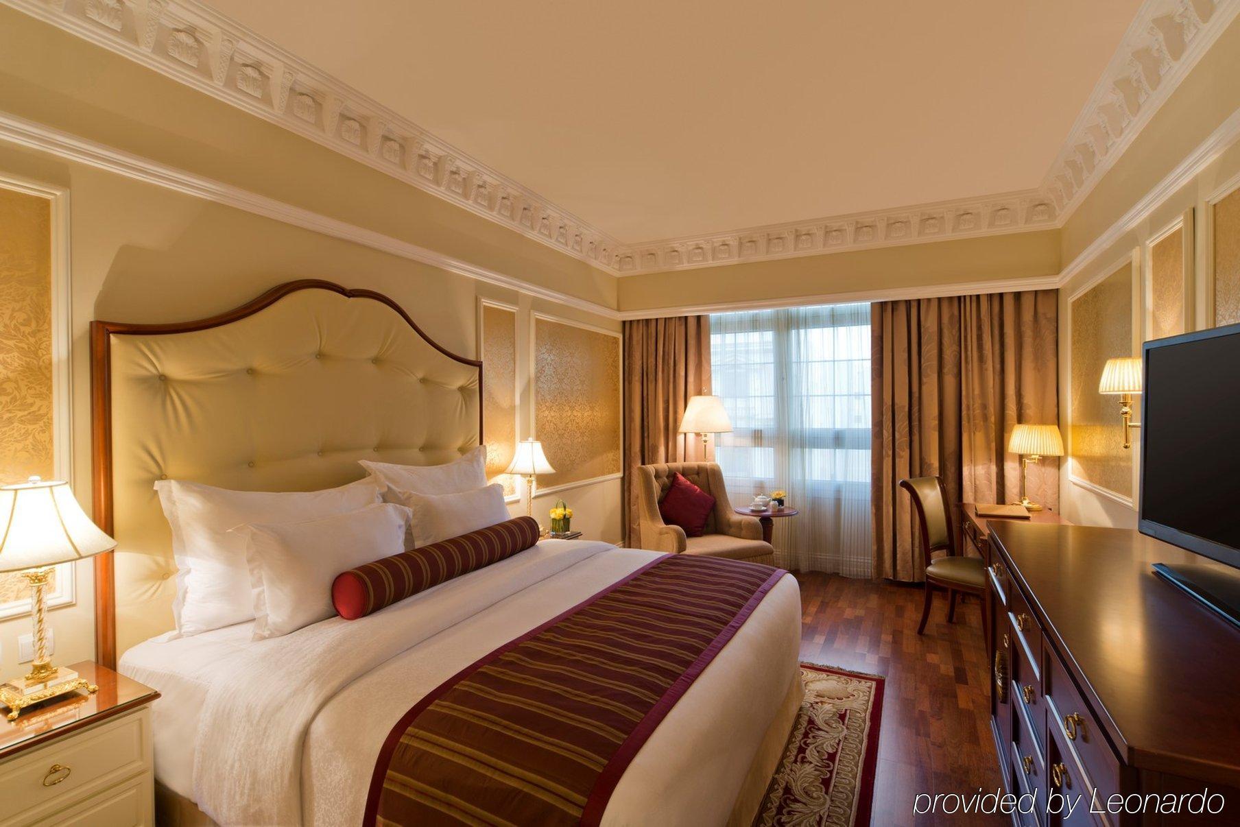 Warwick Hotel 5*