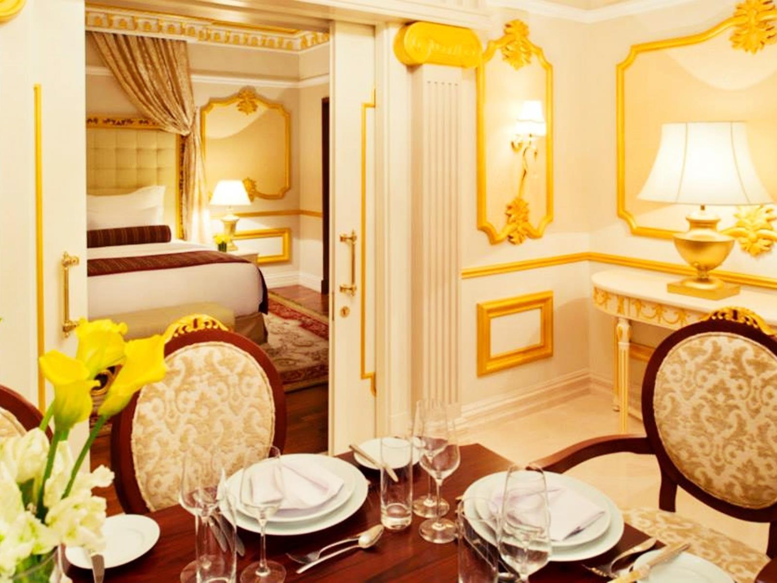 Warwick Hotel 5*