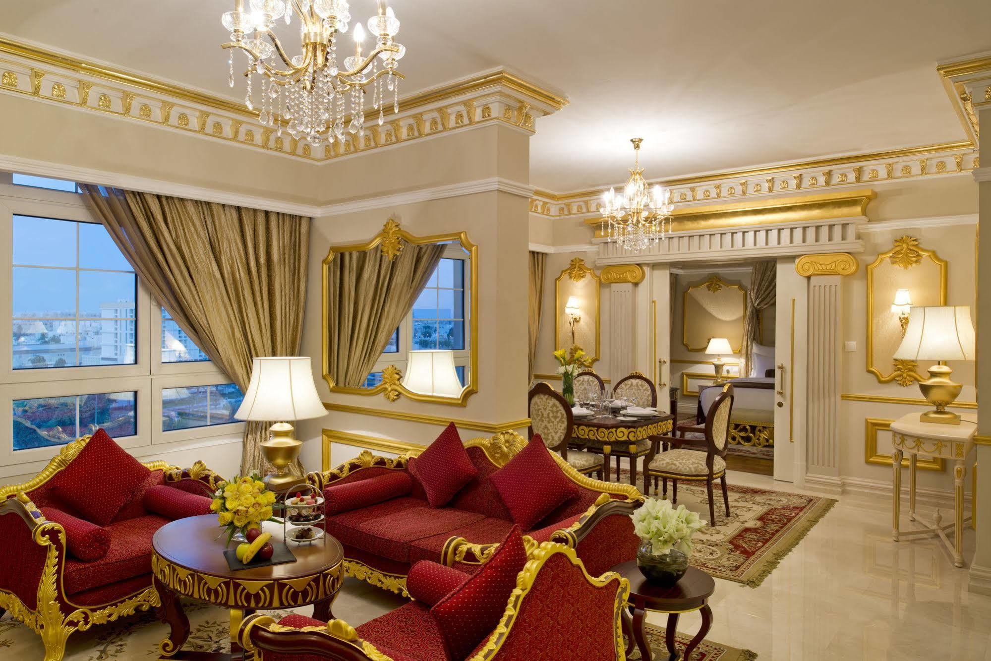 Hotel Warwick 5*