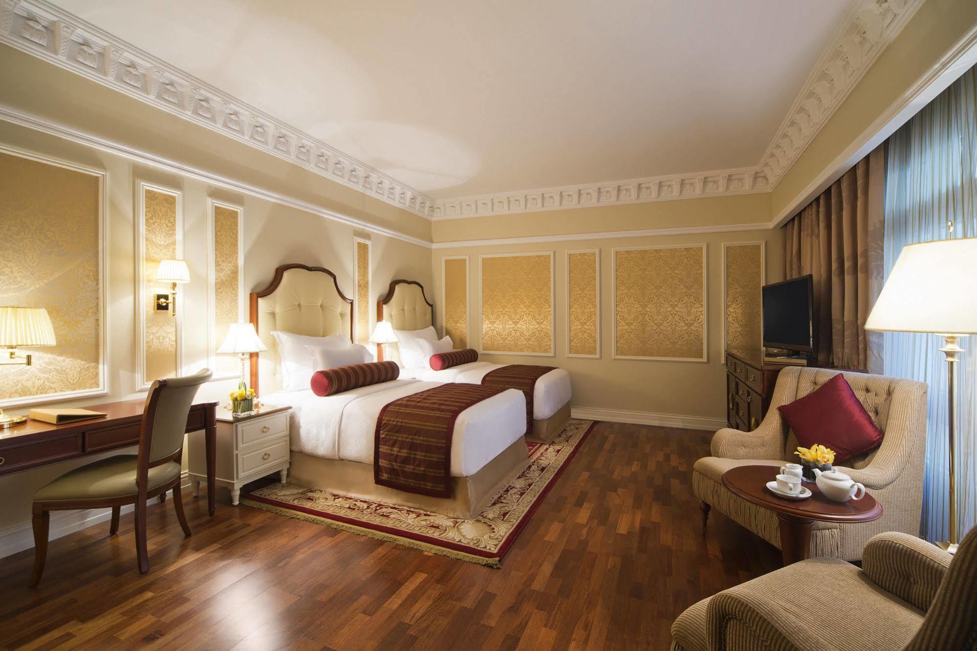 Warwick Hotel