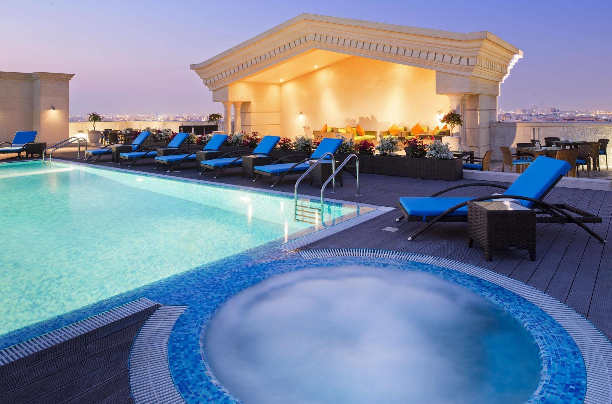 Hotel Warwick 5*