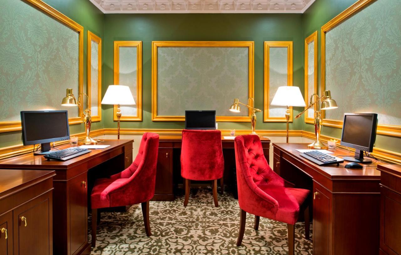 Hotel Warwick 5*
