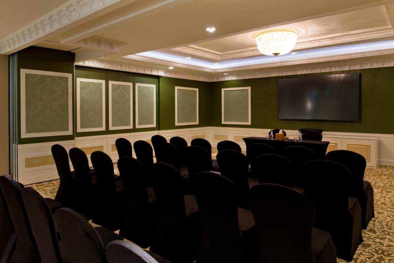 Warwick Hotel 5*