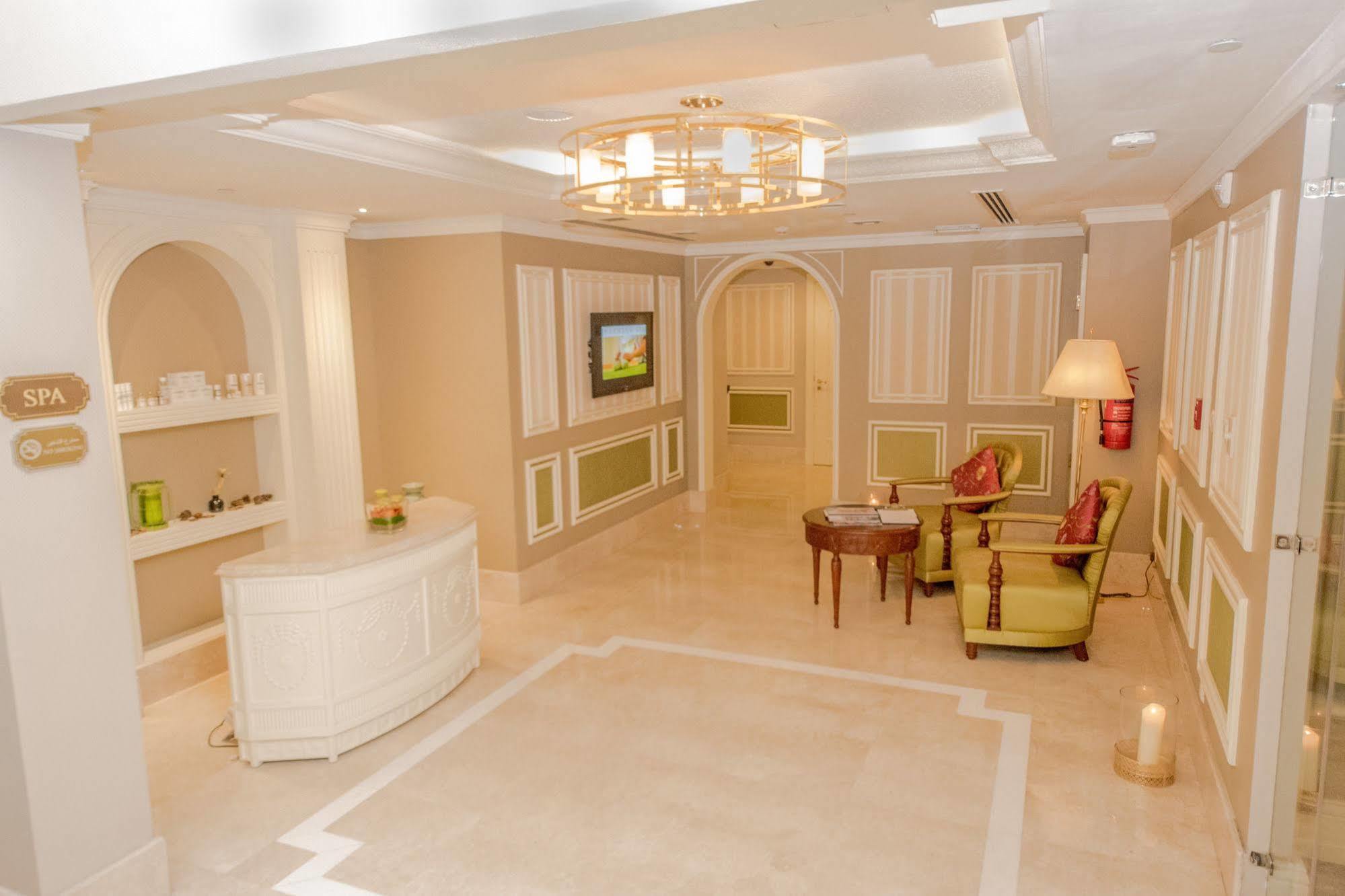 Warwick Hotel 5*